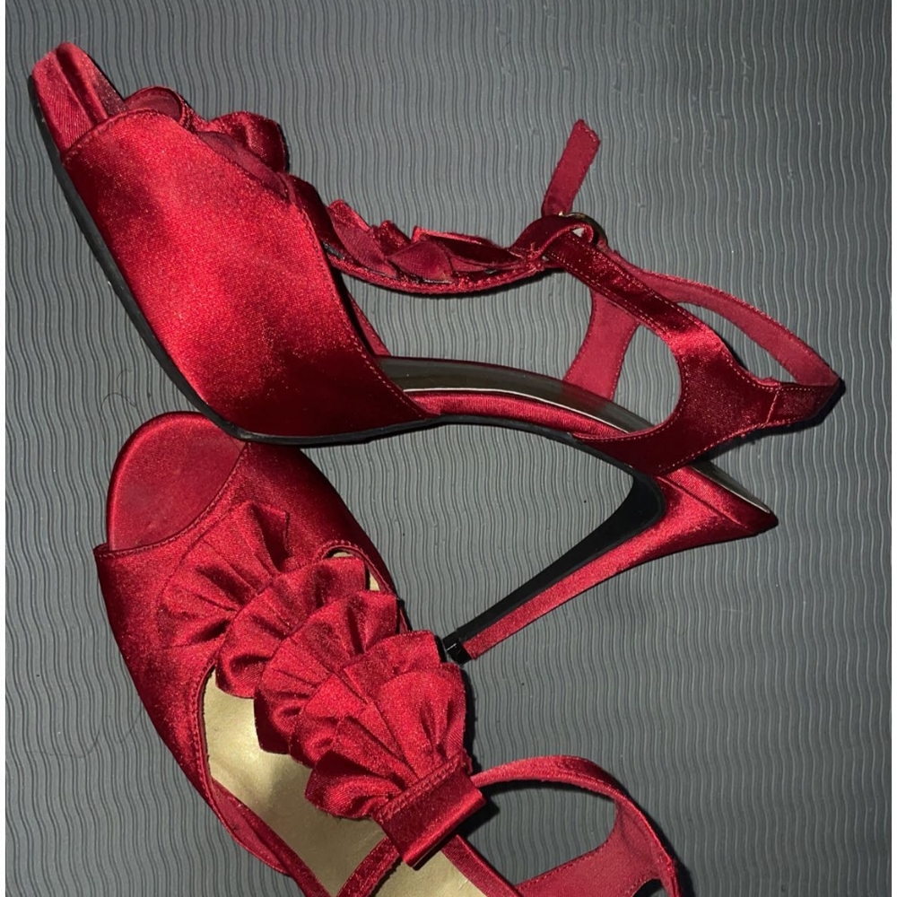 Red ruffled heels